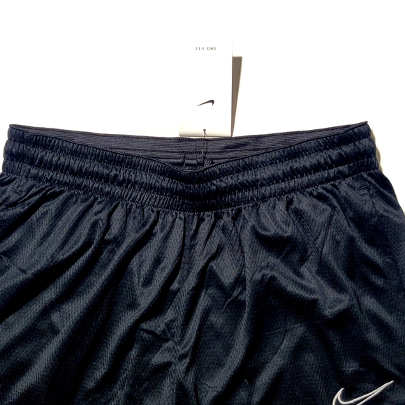 Nike Dri-Fit Basketball Shorts (2 of 2) - Picture 4 of 9